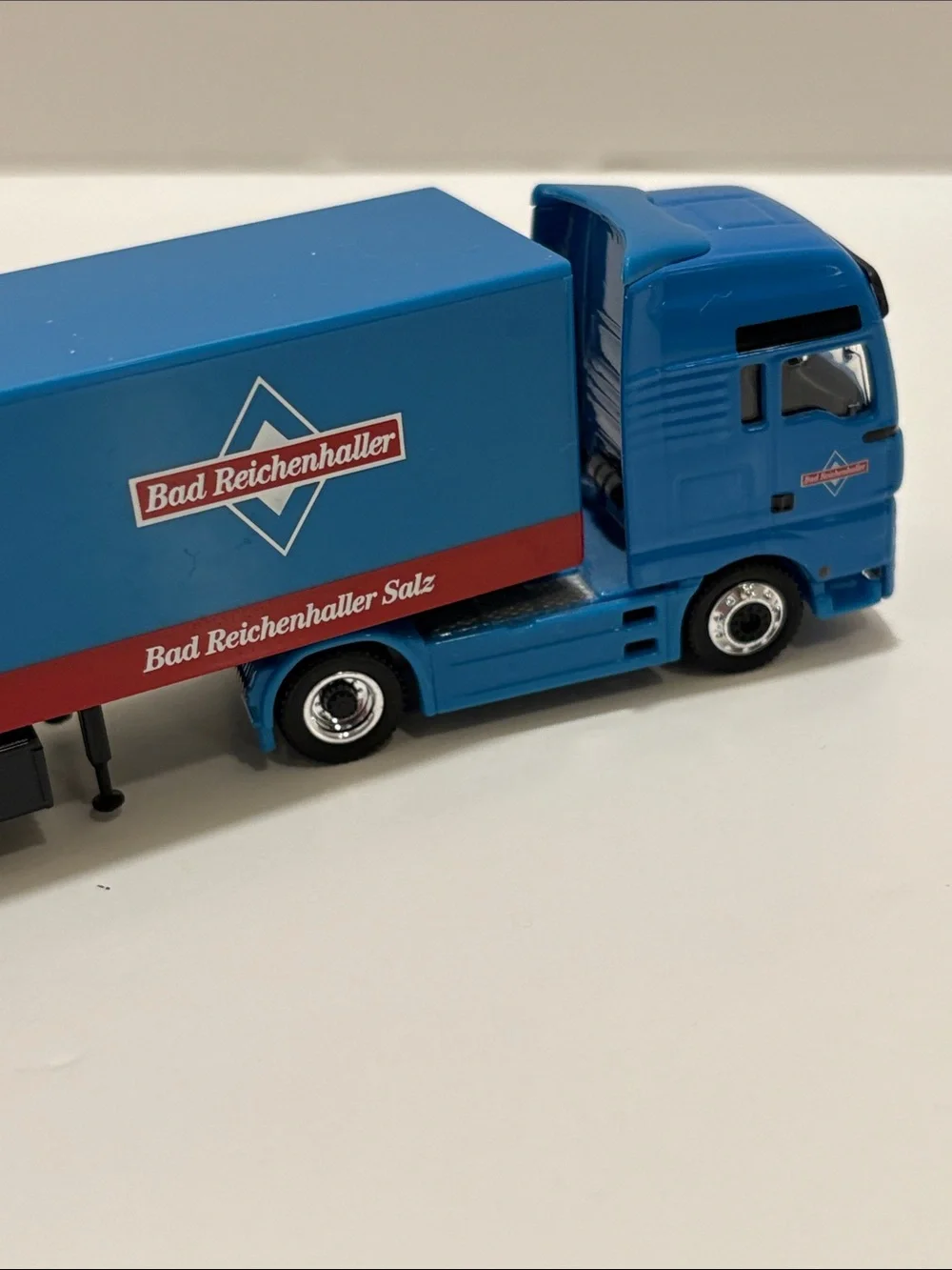 Schuco toy truck and trailer. 1:87 scale. With original packaging.